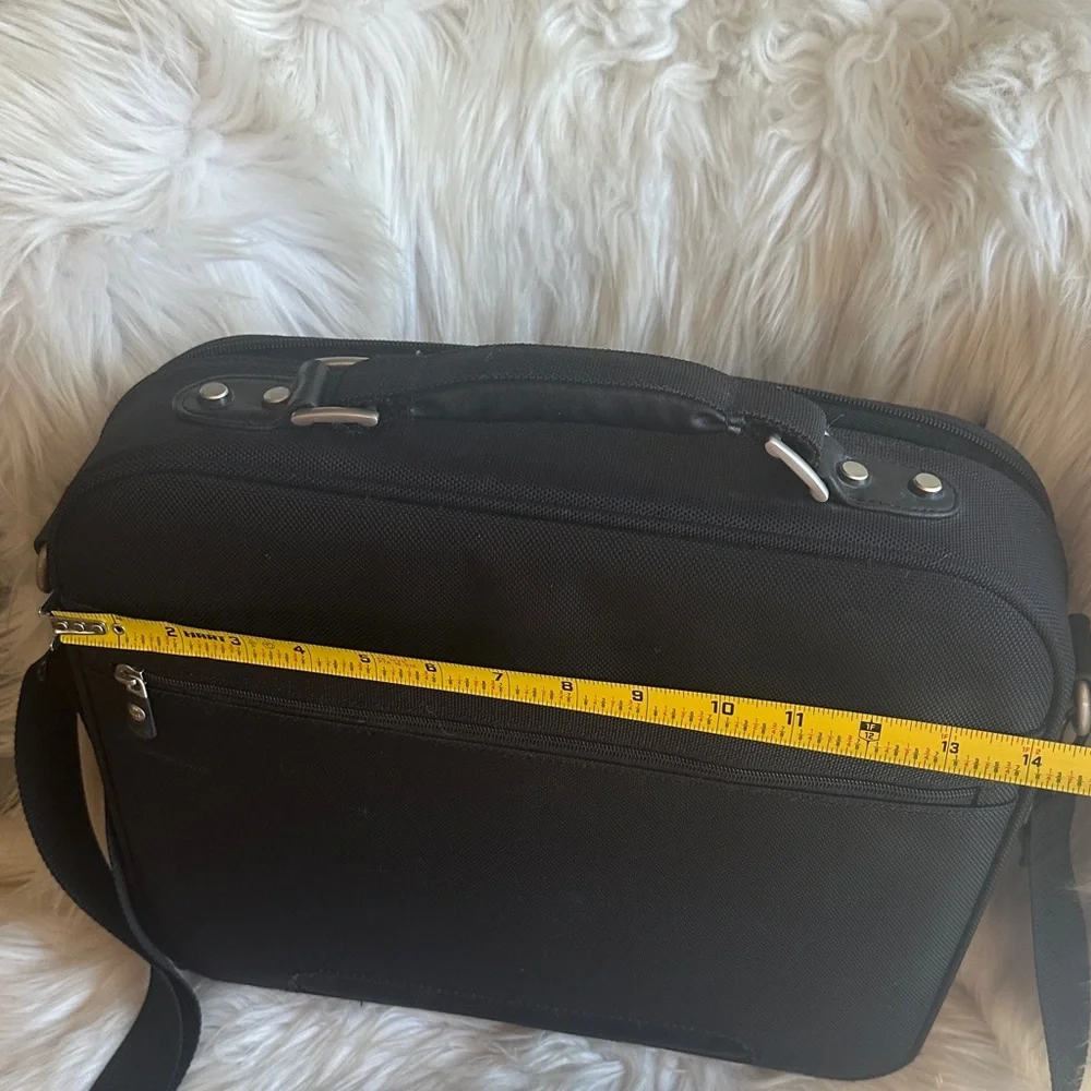 Dell Black Compact Laptop Briefcase with Shoulder Strap